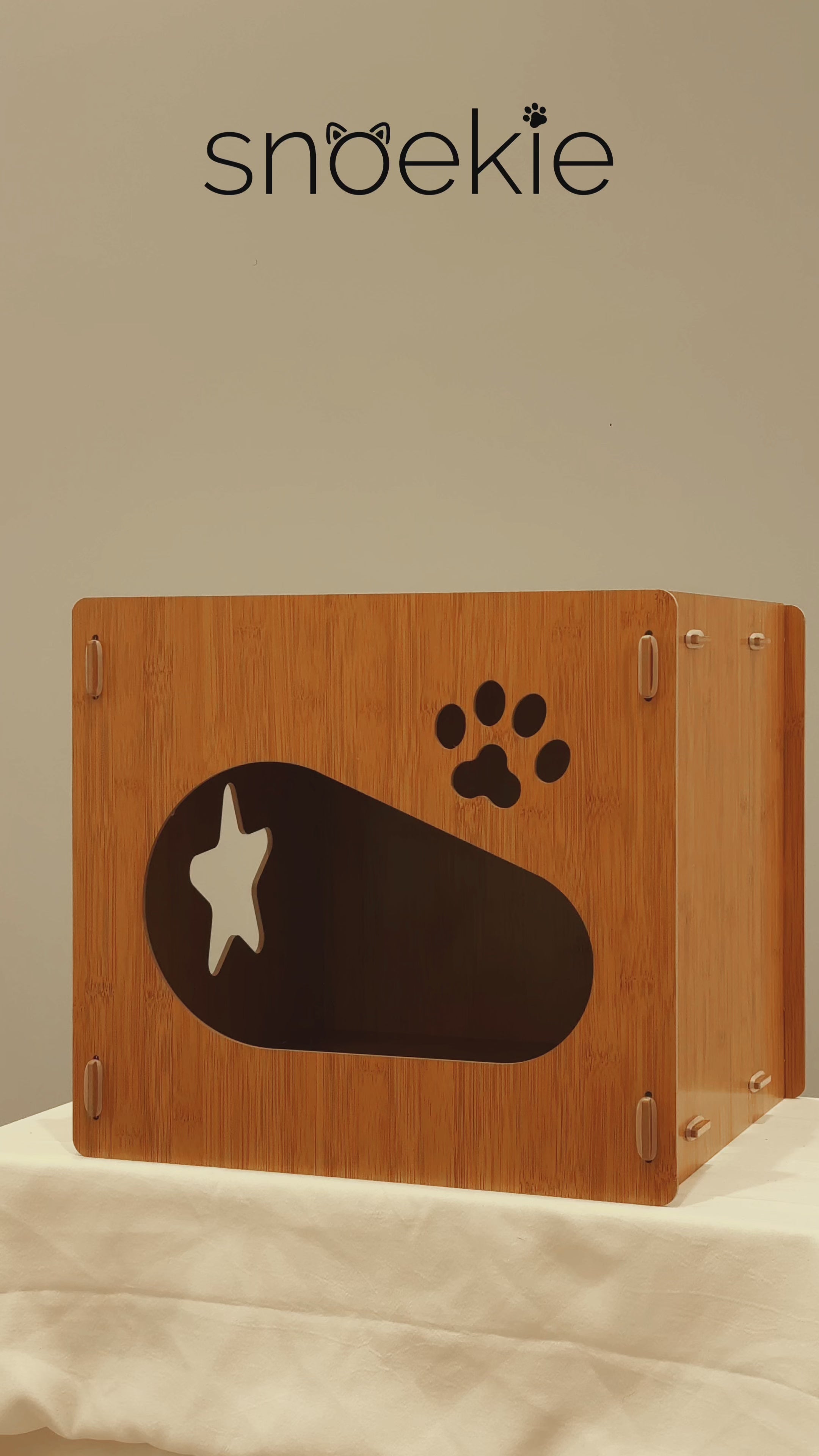 "Scratch Cube" - Kratzmöbel aus MDF-Platte und Wellpappe